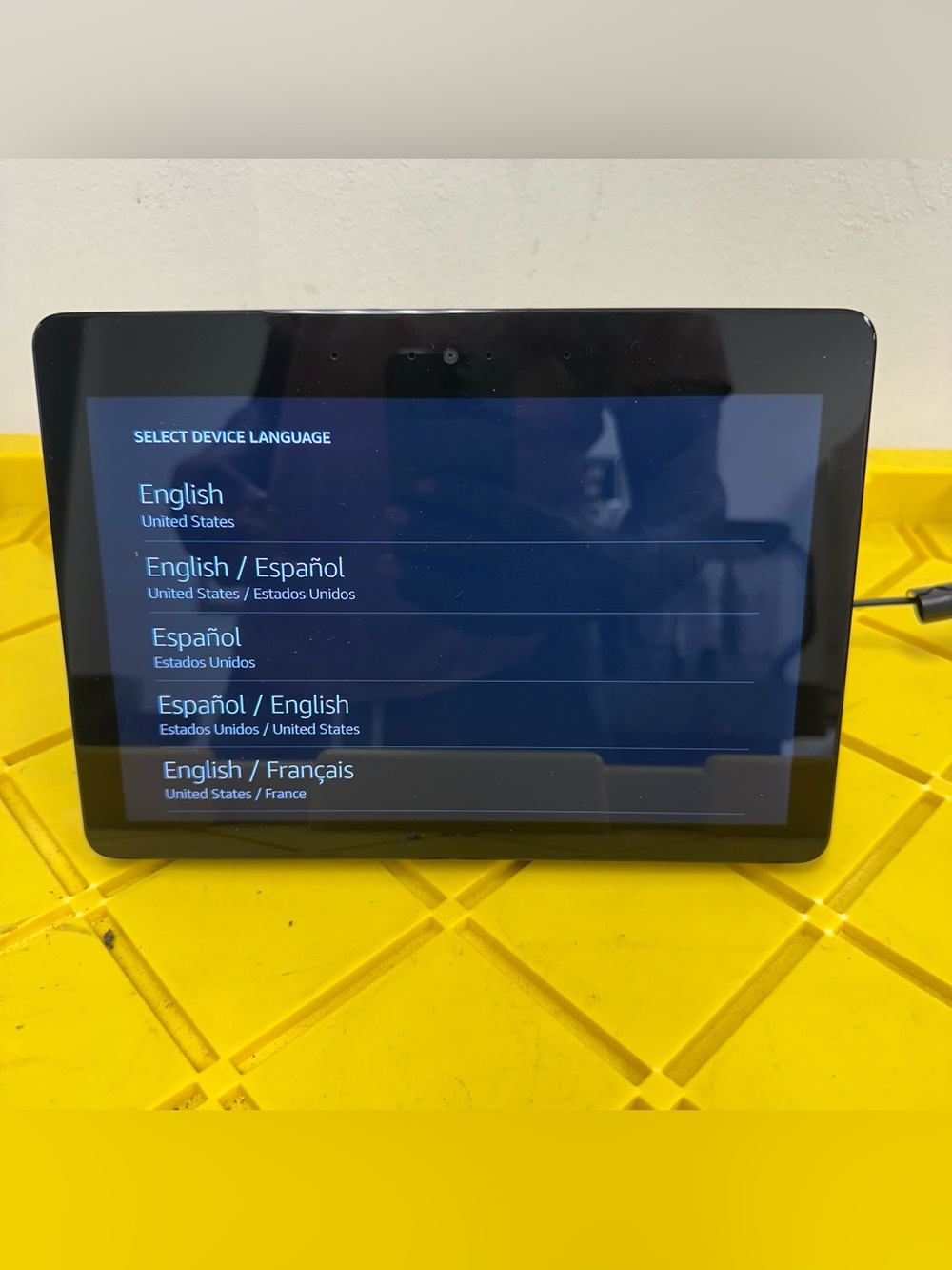 Amazon DW84JL Echo Show 2nd Generation 10" HD Display Smart Speaker w/ Charger